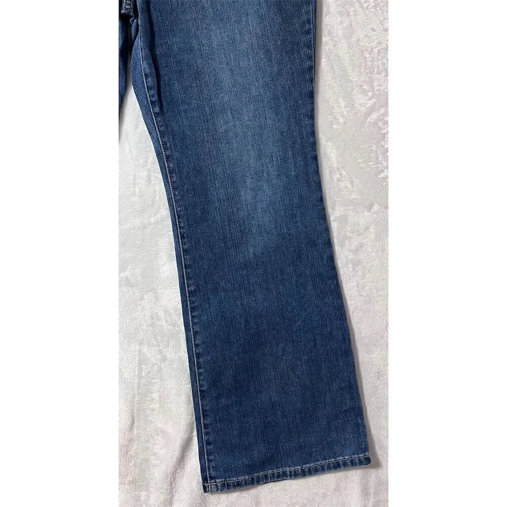 Chico’s Platinum Denim Jeans Size 2.5 Stretch Ultimate Fit Barely Flare